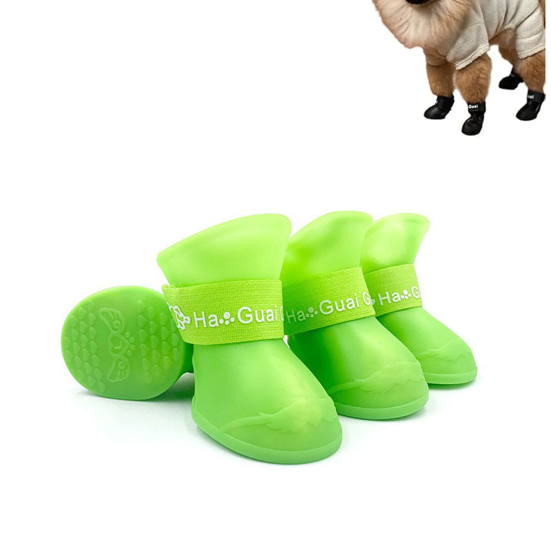 Outdoor Adventure Gear - 4pc 防水シリコーン犬用レインブーツカラフルなペットシューズ滑り止め子犬足プロテクター調節可能なストラップ屋外ウォーキングブーツ